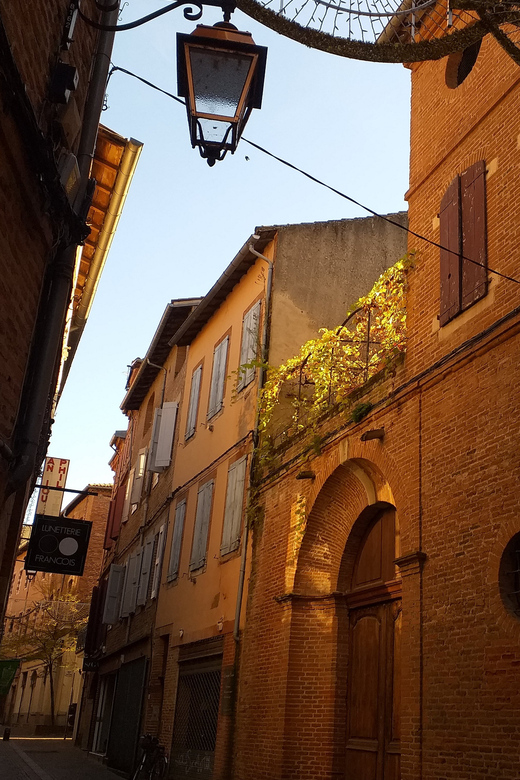 Albi: Guided City Food Tour With Food Tastings and Drinks - Apéritif
