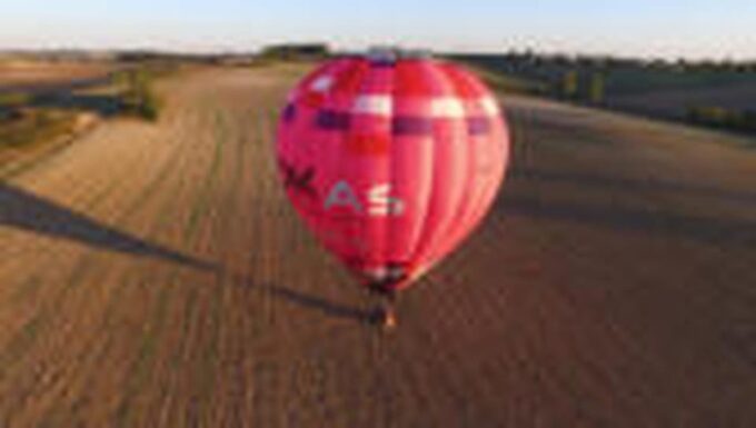 Albi: Hot Air Balloon - Trio Flight - Meeting Point and Transport