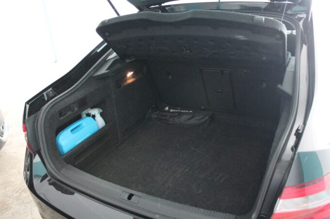 Albir: Alicante Airport (ALC) Private Transfer - Vehicle Features
