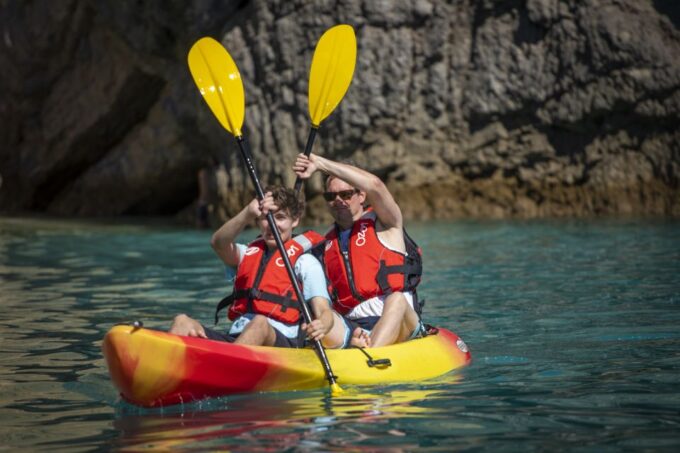 Albufeira: 2-Hour Caves and Cliffs Kayaking Experience - Explore Albufeiras Coastline