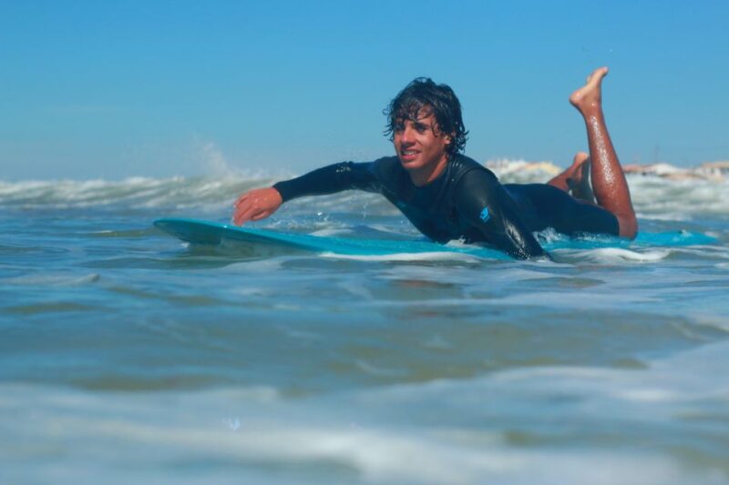 Albufeira: Beginner Surf Lesson - Equipment and Attire