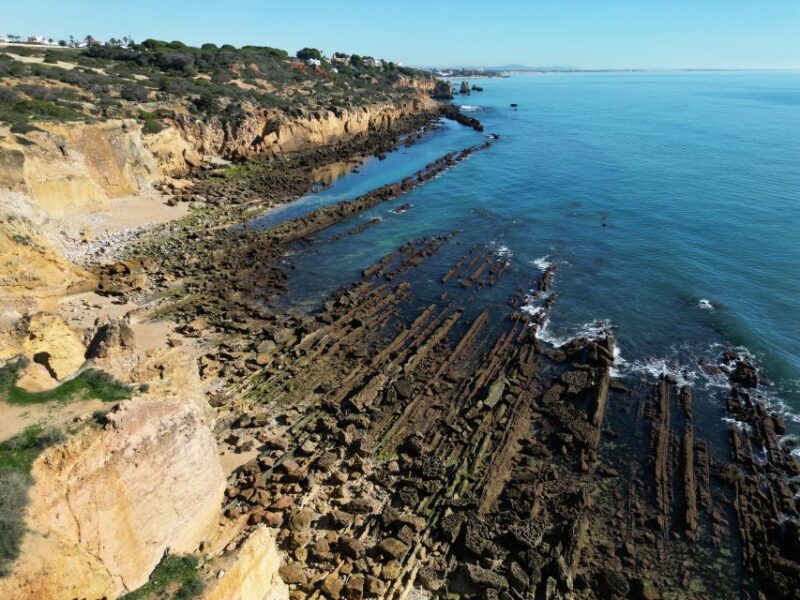 Albufeira Coastline Hiking - Small Group - Guide and Group Dynamics