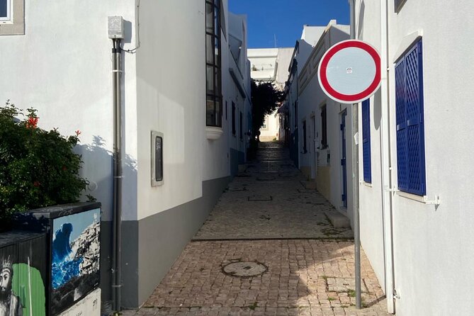 Albufeira History Walking Tour With Wine and Tapas - Traveler Feedback and Ratings