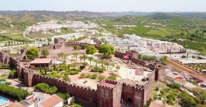 Albufeira: Silves Castle and Old Town With Chapel of Bones - Castle and Old Town