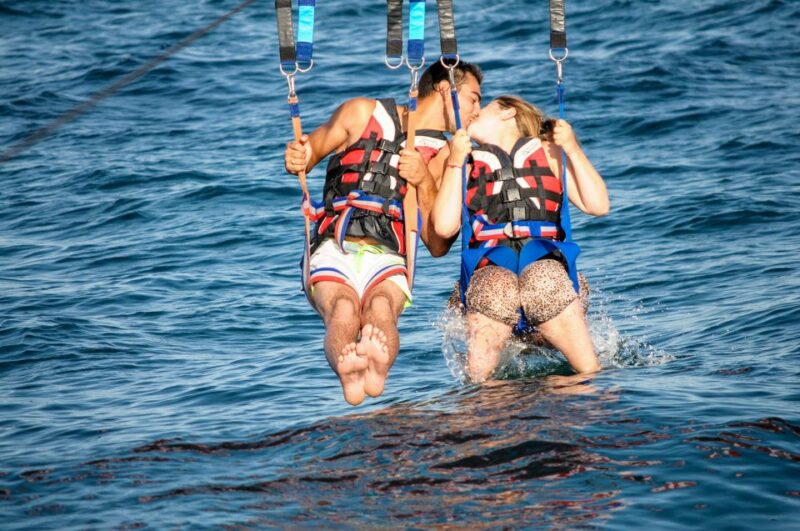 Albufeira: Single, Double or Triple Parasailing Tour - Meeting Point and Recommended Items