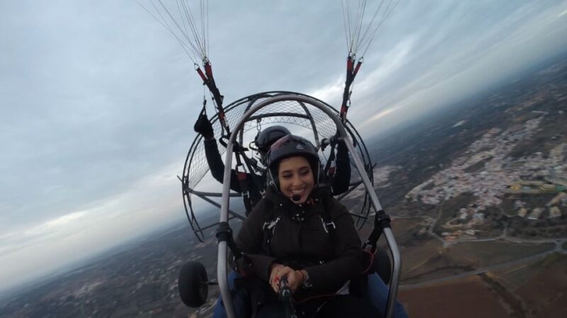 Albufeira: Sunset Paragliding Flight - Meeting and Safety