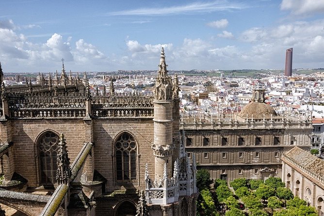 Alcazar, Cathedral and Giralda + Santa Cruz - Exploring Sevilles Highlights