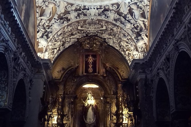 Alcazar, Cathedral And Santa Cruz Private Tour - Accessibility