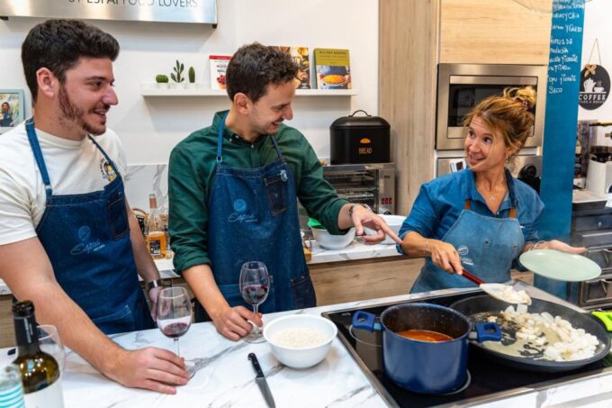 Alcudia: Authentic Paella and Sangria Workshop - Frequently Asked Questions