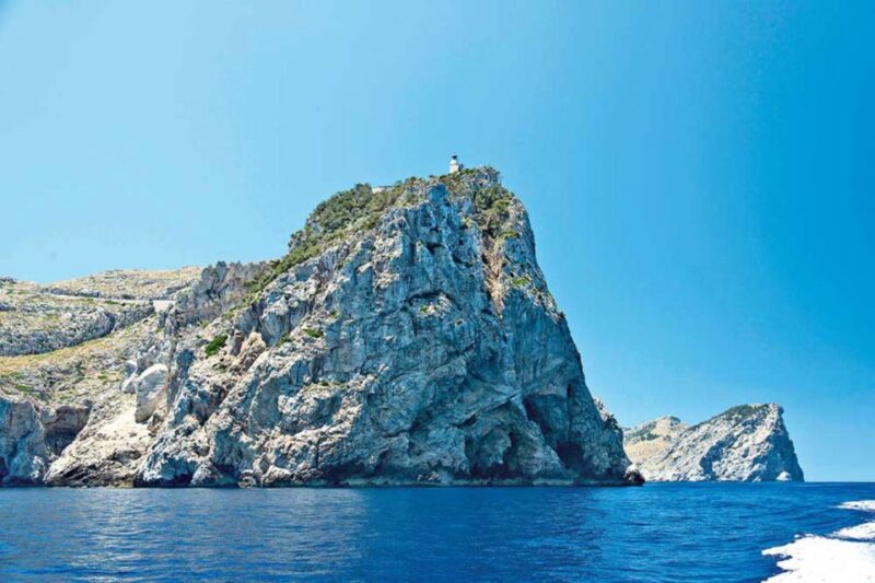Alcudia: Boat Trip to Cap De Formentor and Formentor - Onboard Experience