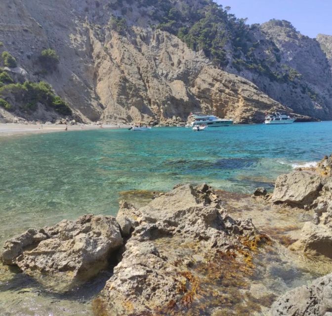 Alcudia: Boat Trip With Drinks, Snacks, SUP and Snorkeling - Scenic Views and Highlights