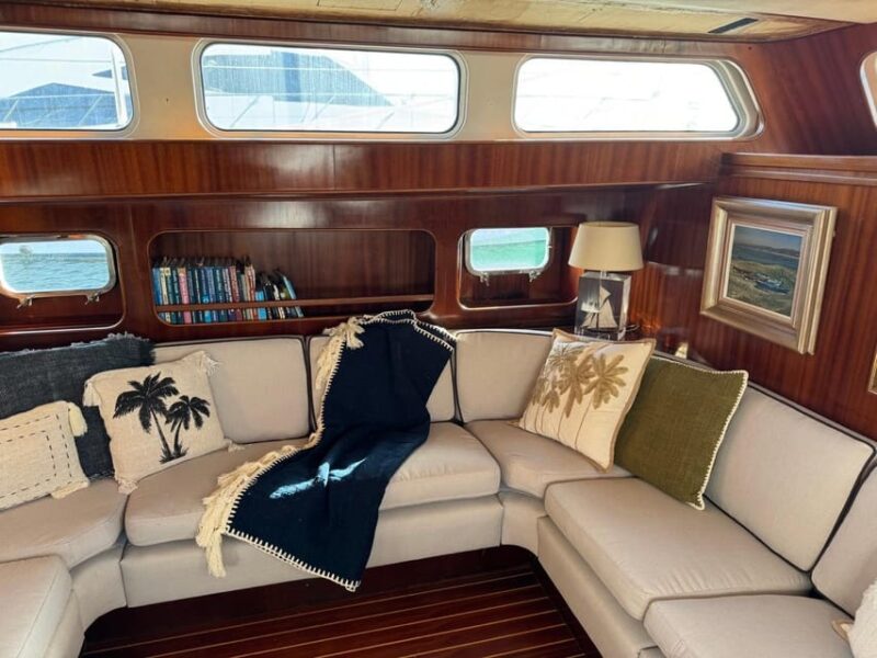 Alcudia: Exclusive Full Day Sailing Experience (F&B Incl.) - Dining and Refreshments