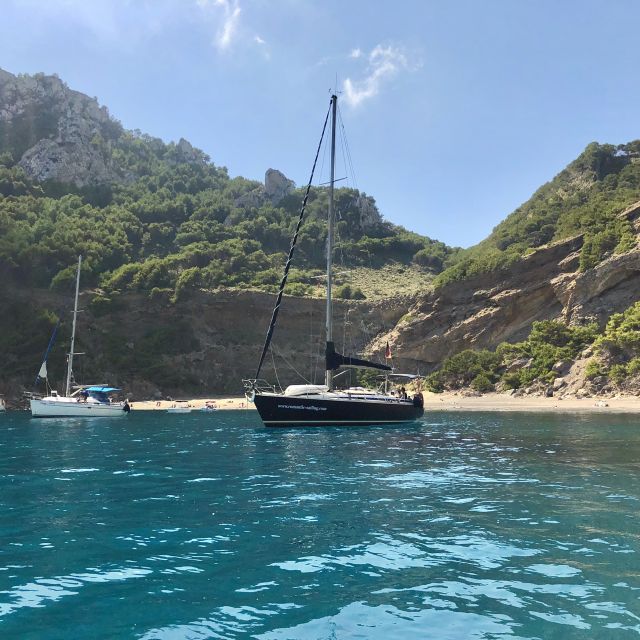 Alcudia: Romantic Sailing Trip With Diner for 2 - Includes