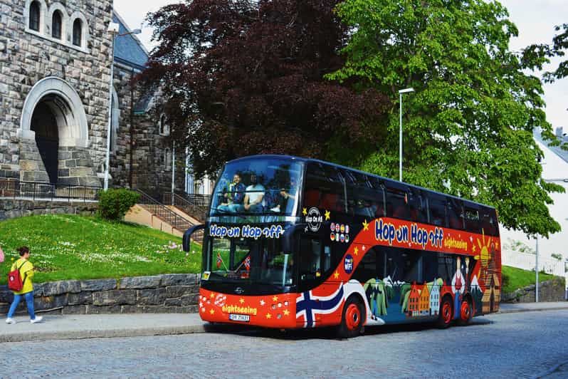 Ålesund: 1-Day Hop-On Hop-Off Sightseeing Bus Ticket - Audio Guide in 7 Languages