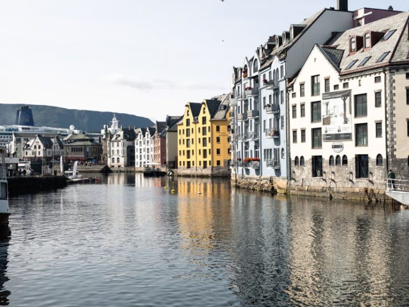 Ålesund: Culinary Delights on a Guided Food Walk - Key Points