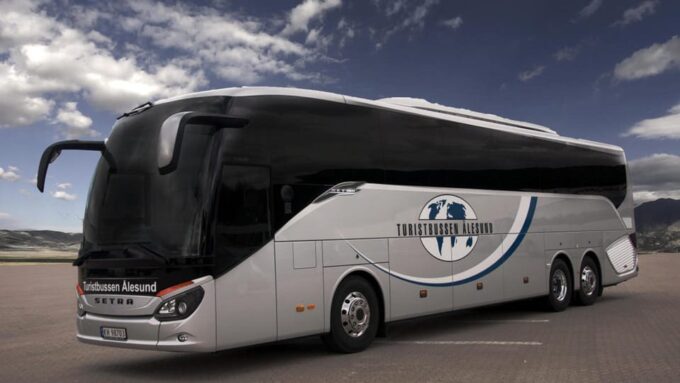Ålesund - Geiranger - Ålesund Sightseeing Full-Day Tour - Norangsdalen Bus Tour