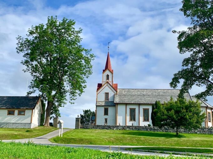 Alesund: Private Tour to the Viking Islands - Tunnels, Churches, and Lighthouses
