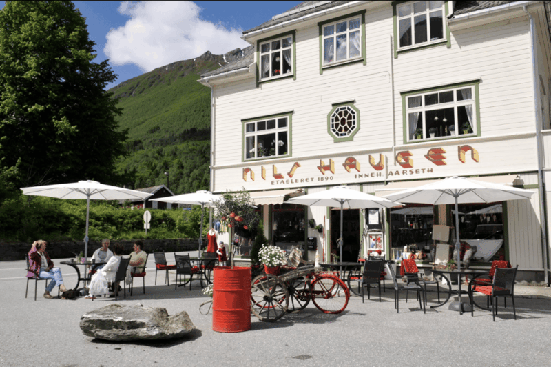 Ålesund-Sæbø Round Trip (1.5 Hour Stop in Sæbø) - Sæbø Exploration
