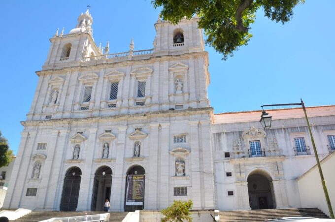 Alfama: a Ride Through Historical Lisbon - A Locals Recommendations