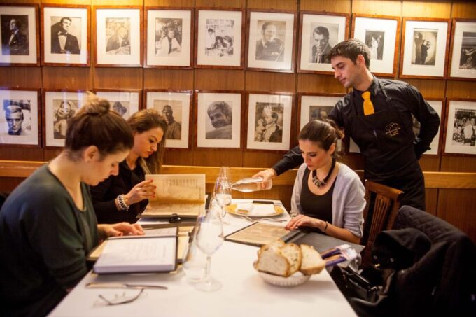 Alfredo Alla Scrofa Restaurant in Rome: Eat Like a Star - Noteworthy Visitor Information