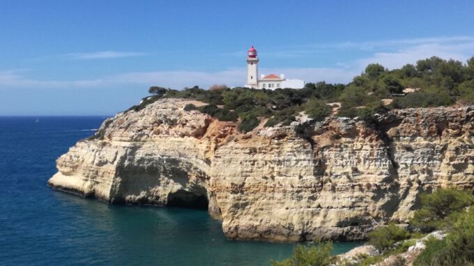 Algarve: Carvoerio and Benagil Walking Tour and Cruise - Stops and Free Time