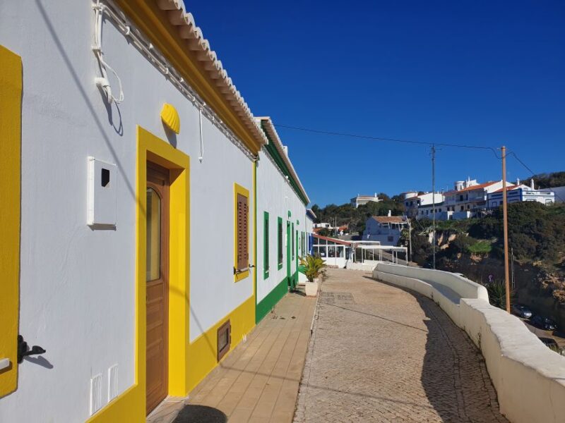 Algarve: Carvoerio and Benagil Walking Tour and Cruise - Participant Suitability and Preparation