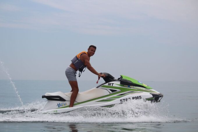 Algarve: Jet Ski Rental in Armação De Pêra - Age and Accessibility Restrictions