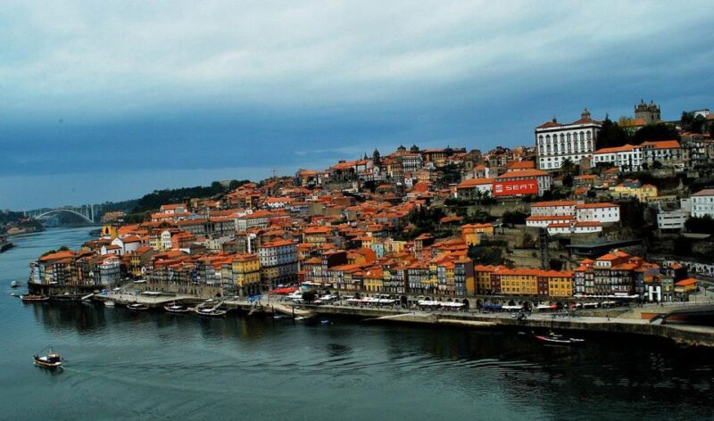 Algarve: Private Transfer to Porto With Stops up to 2 Cities - Guide Languages and Support