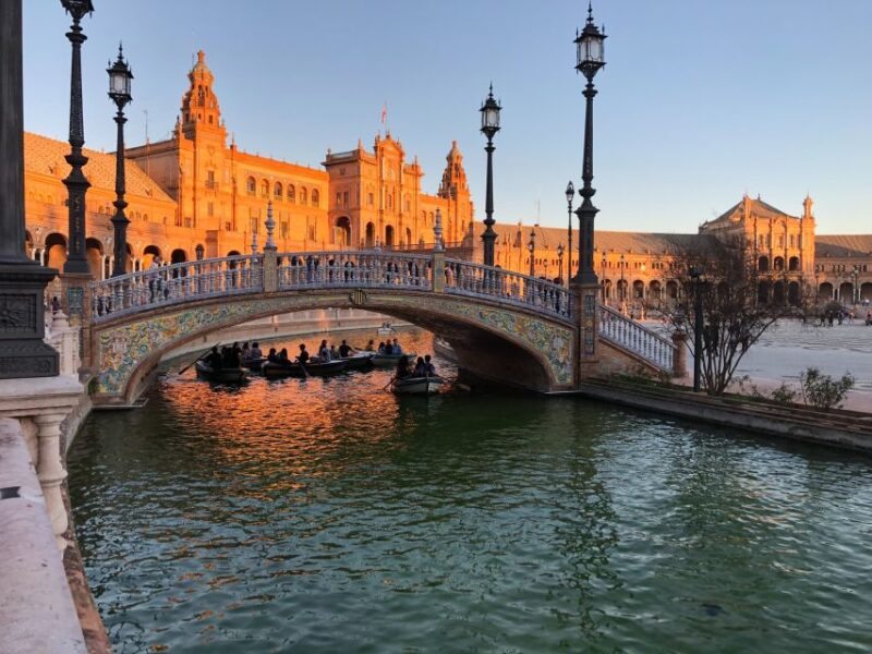Algarve: Seville Full-Day Shopping and Sightseeing Tour - Itinerary Highlights