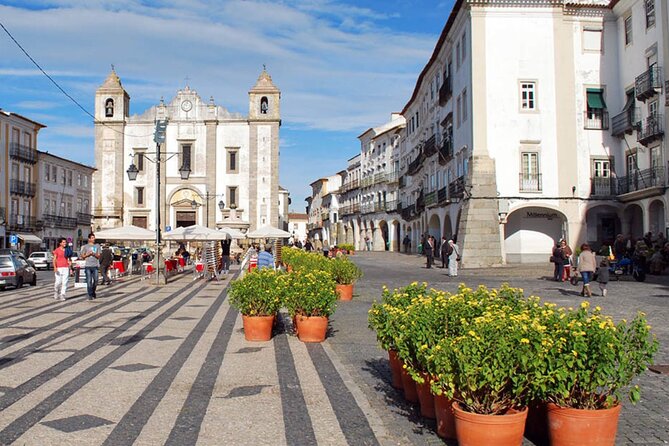 Algarve to Lisbon With Stop at Évora, Bones Chapel and Cork Factory - The Bones Chapel