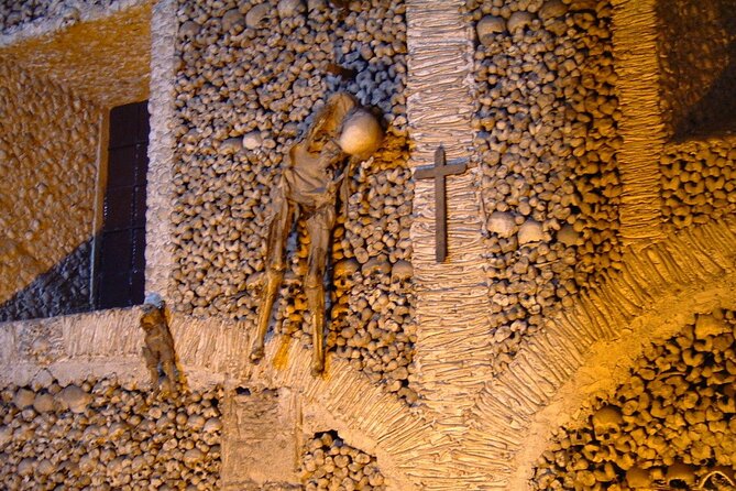 Algarve to Lisbon With Stop at Évora, Bones Chapel and Cork Factory - Since You Asked