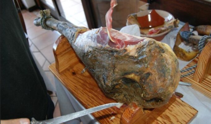 Algarve Wine Tour and Mountain Top Trip With Lunch or Dinner - Exploring Algarves Wineries