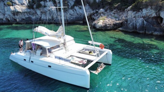 Alghero: Full Day on a Catamaran in Porto Conte Natural Park - Customer Ratings and Feedback