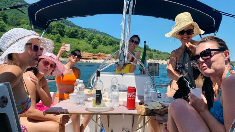 Alghero: Sailboat Excursion in Porto Conte Bay W/ Lunch - Key Points