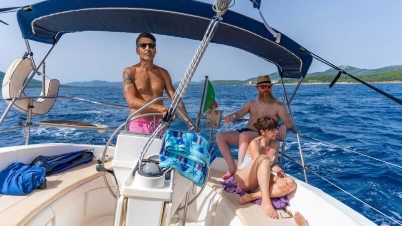 Alghero: Sailboat Excursion in Porto Conte Bay W/ Lunch - Onboard Amenities and Meal Options