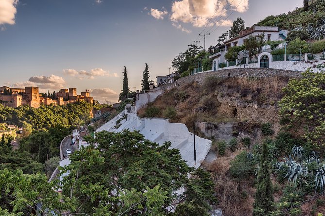 Alhambra, Albaicin and Sacromonte Guided Tour - Tour Inclusions