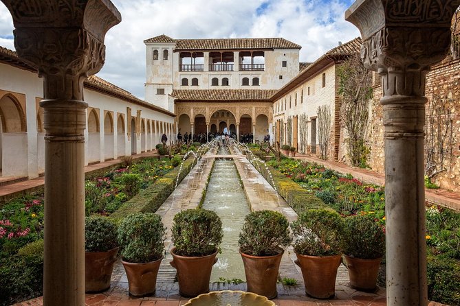 Alhambra and Albaycin Private Tour - Accessibility and Requirements