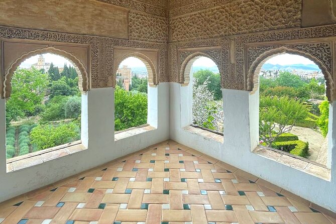 Alhambra and Nasrid Palaces Guided Tour With Tickets - Inclusions and Cancellation