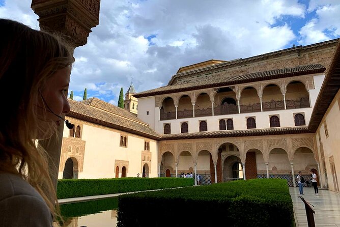 Alhambra and Nasrid Palaces Guided Tour With Tickets - Booking and Pricing Details
