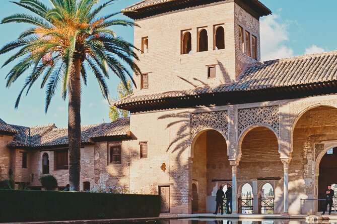 Alhambra and Nasrid Palaces: Skip-the-line Ticket and Local Guide - Logistics and Confirmation