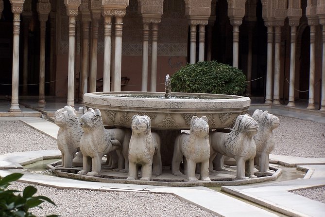 Alhambra: Complete Guided Tour With Nasrid Palaces Tickets - Nasrid Palaces and Generalife