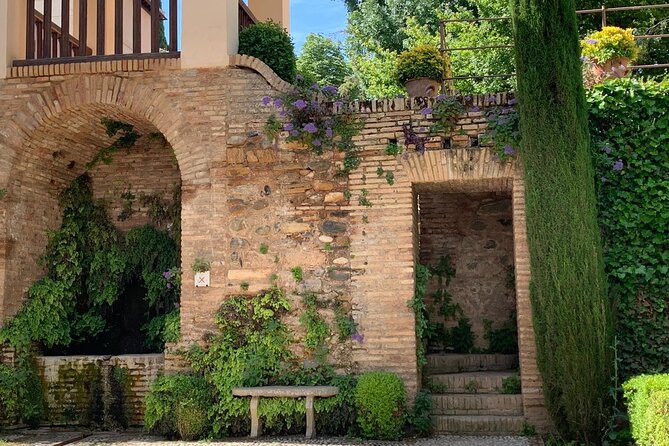 Alhambra: Complete Guided Tour With Nasrid Palaces Tickets - Customer Reviews and Feedback