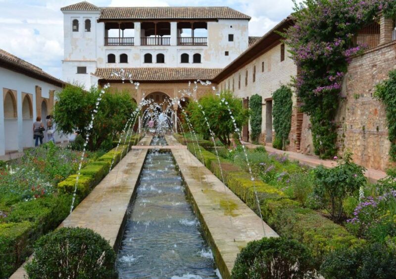 Alhambra & Generalife: Exclusive 3 Hour Private Tour - Key Points