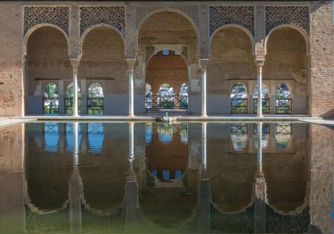 Alhambra & Generalife: Exclusive 3 Hour Private Tour - Inclusions and Exclusions