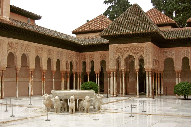 Alhambra & Generalife: Exclusive 3-Hour Private Tour With Tickets Included - Highlights of Alhambra