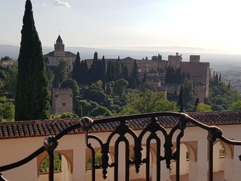 Alhambra: Generalife Gardens & Alcazaba Fast-Track Tour - Tour Highlights