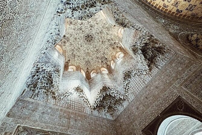 Alhambra, Generalife & Nasrid Palace Self Audio Guide Tour - Inclusions and Accessibility