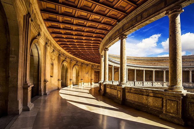 Alhambra & Generalife Skip the Line Small Group Including Nasrid Palaces - Meeting Point and Logistics