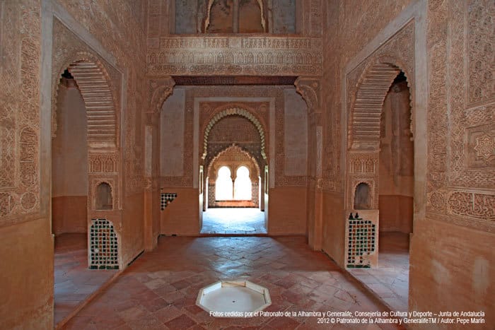 Alhambra Guided Tour and Flamenco Show With Optional Dinner - Flamenco Show Experience