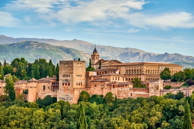 Alhambra Guided Tour and Flamenco Show With Optional Dinner - Included in the Tour